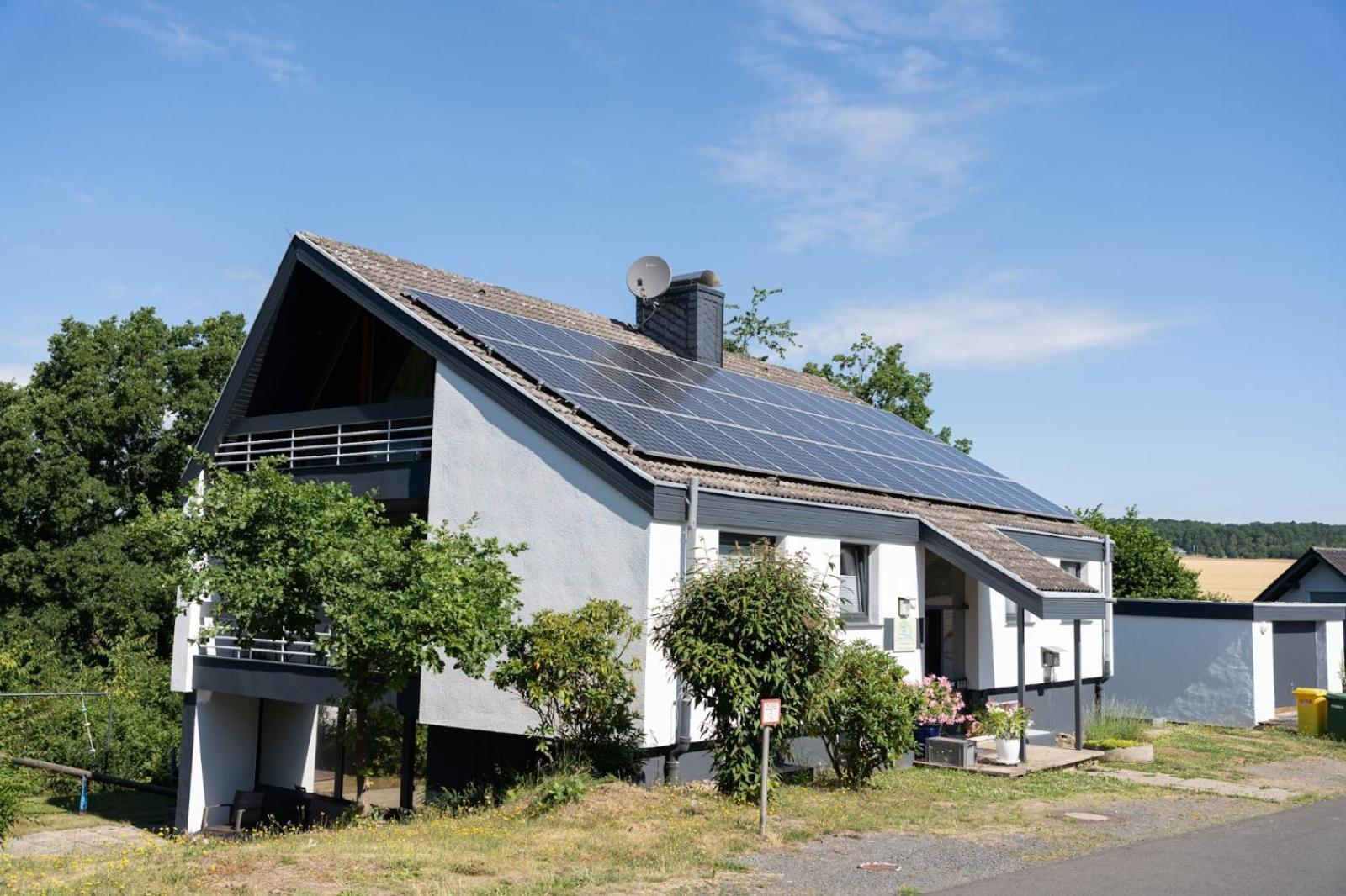Ferienhaus Schoene Aussicht Ferienwohnung Rot Hemfurth-Edersee エクステリア 写真