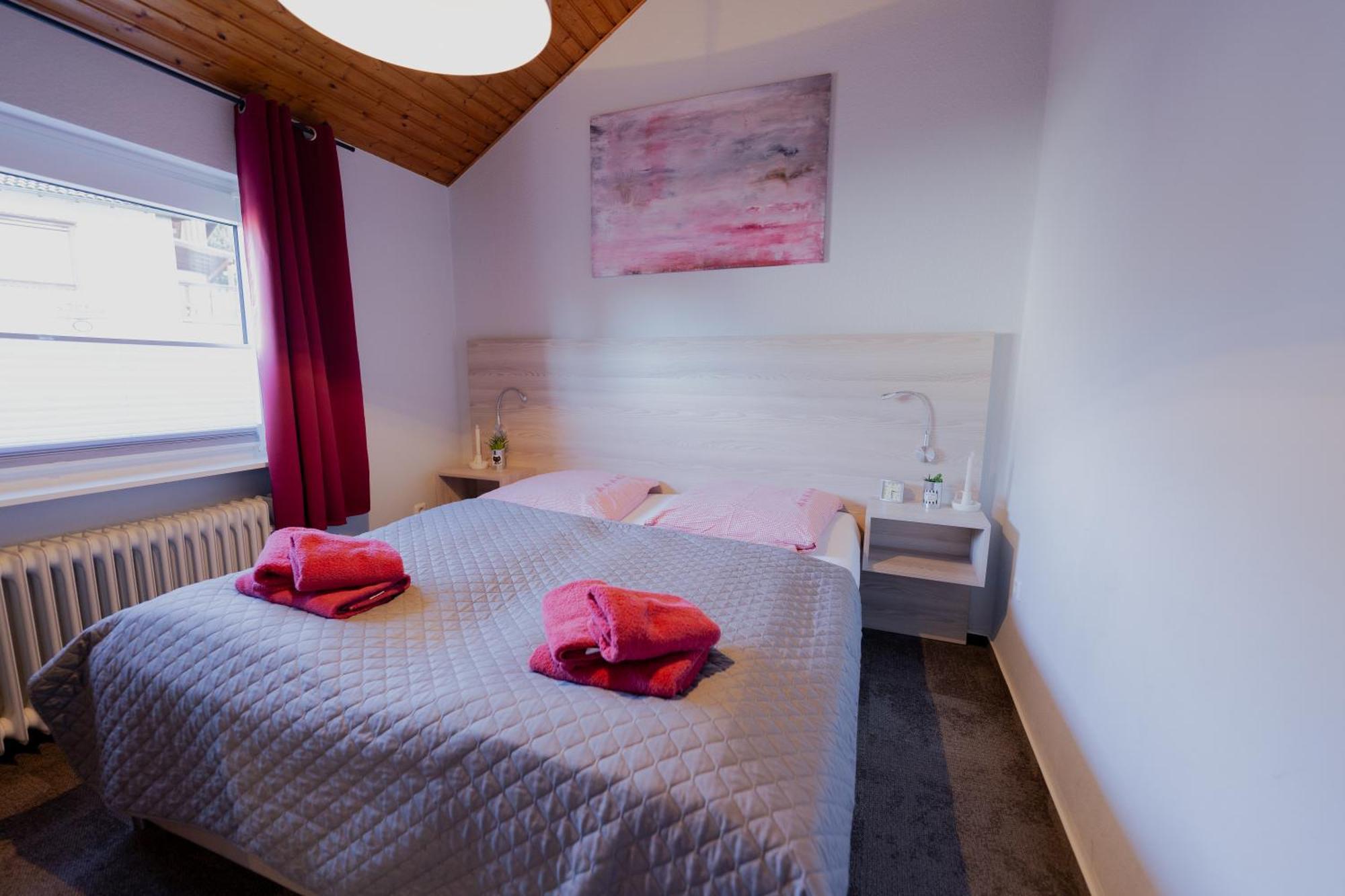Ferienhaus Schoene Aussicht Ferienwohnung Rot Hemfurth-Edersee エクステリア 写真